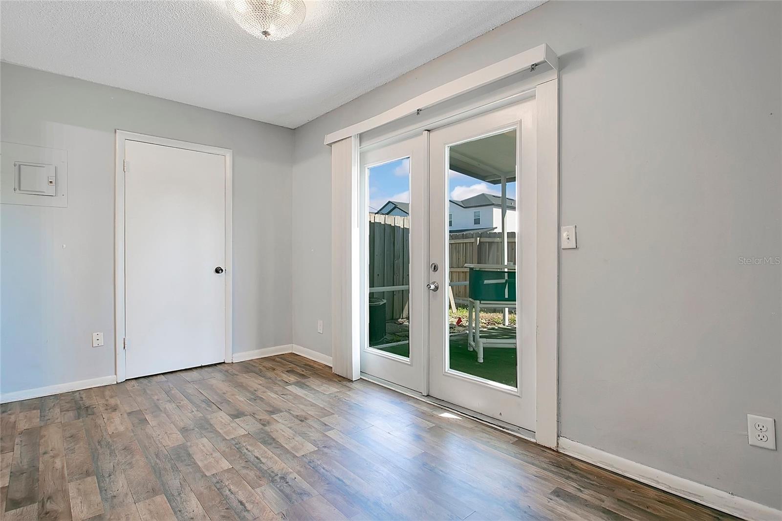 COUNTRY CLUB MANOR CONDO - Residential