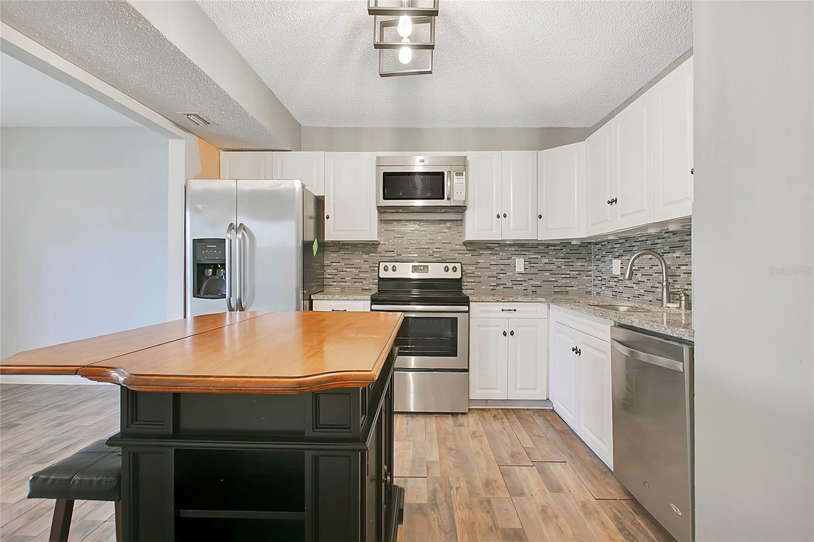 COUNTRY CLUB MANOR CONDO - Residential