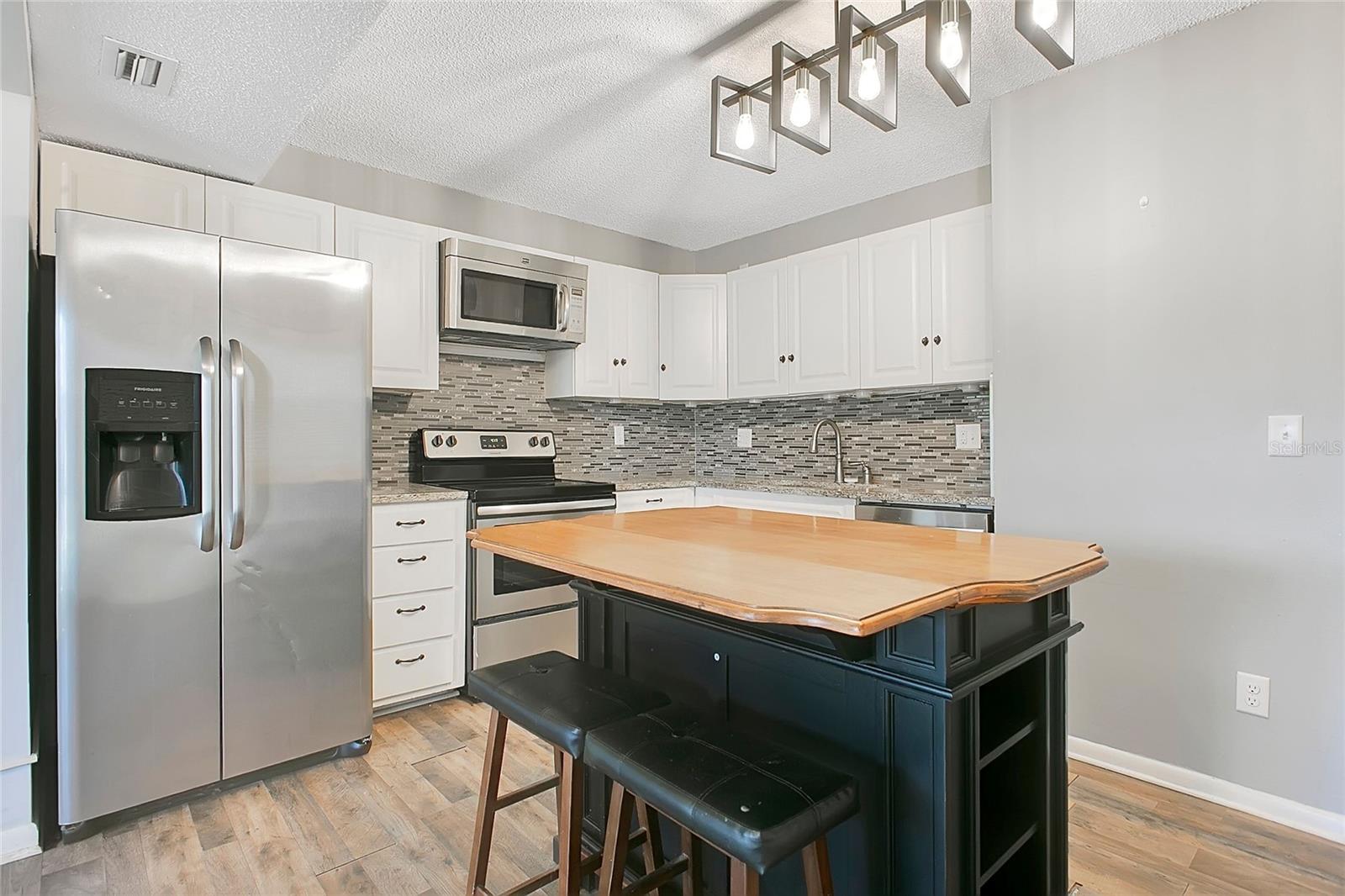 COUNTRY CLUB MANOR CONDO - Residential