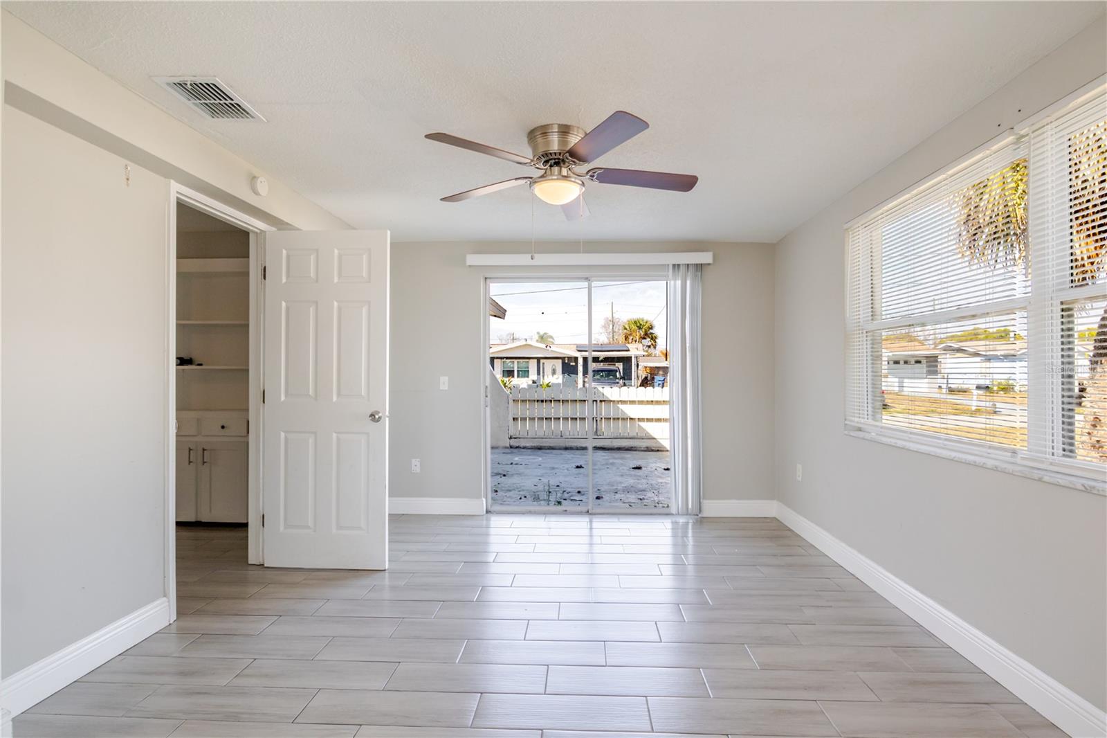 HOLIDAY HILL - Residential