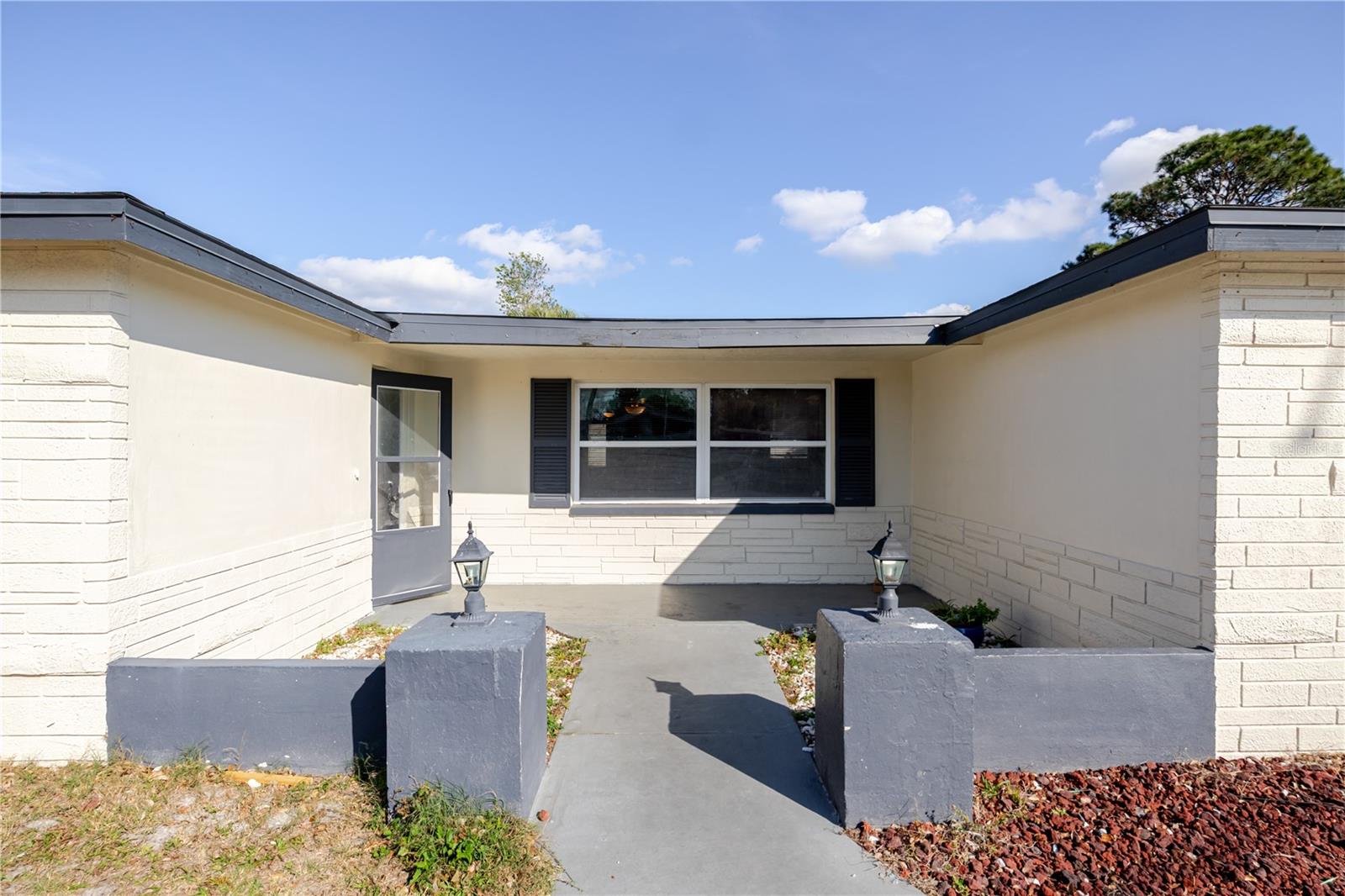 HOLIDAY HILL - Residential