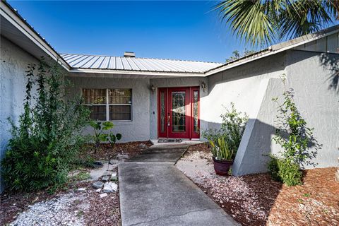 A home in WINTER HAVEN