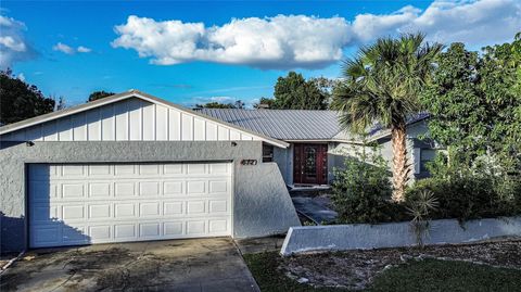 A home in WINTER HAVEN