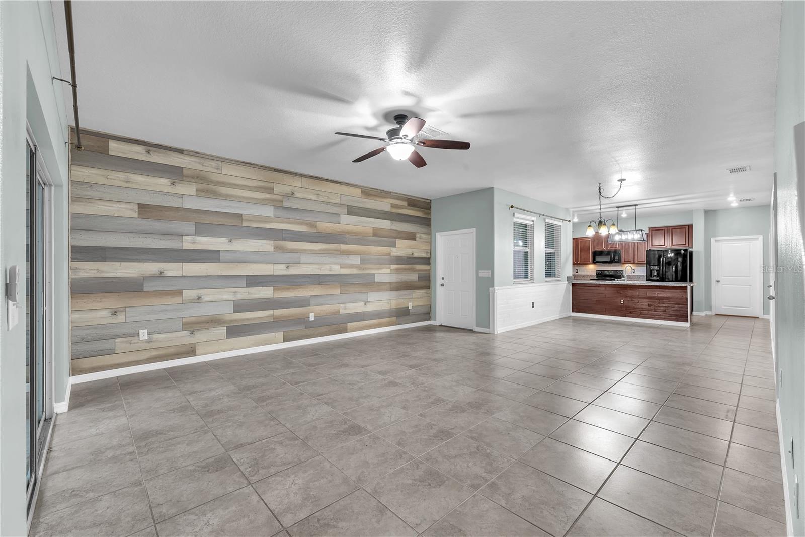 RIVERVIEW LAKES - Residential