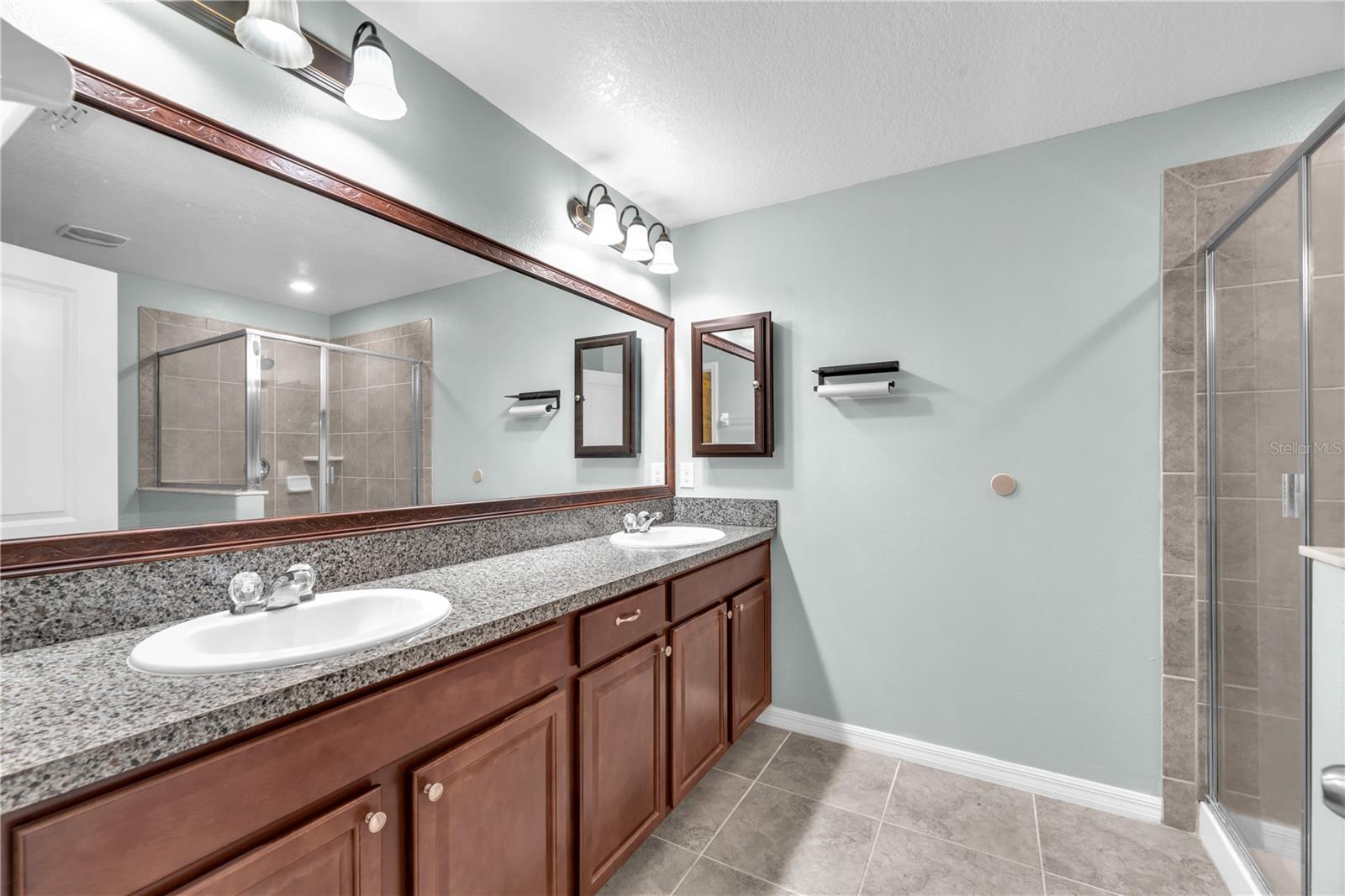 RIVERVIEW LAKES - Residential