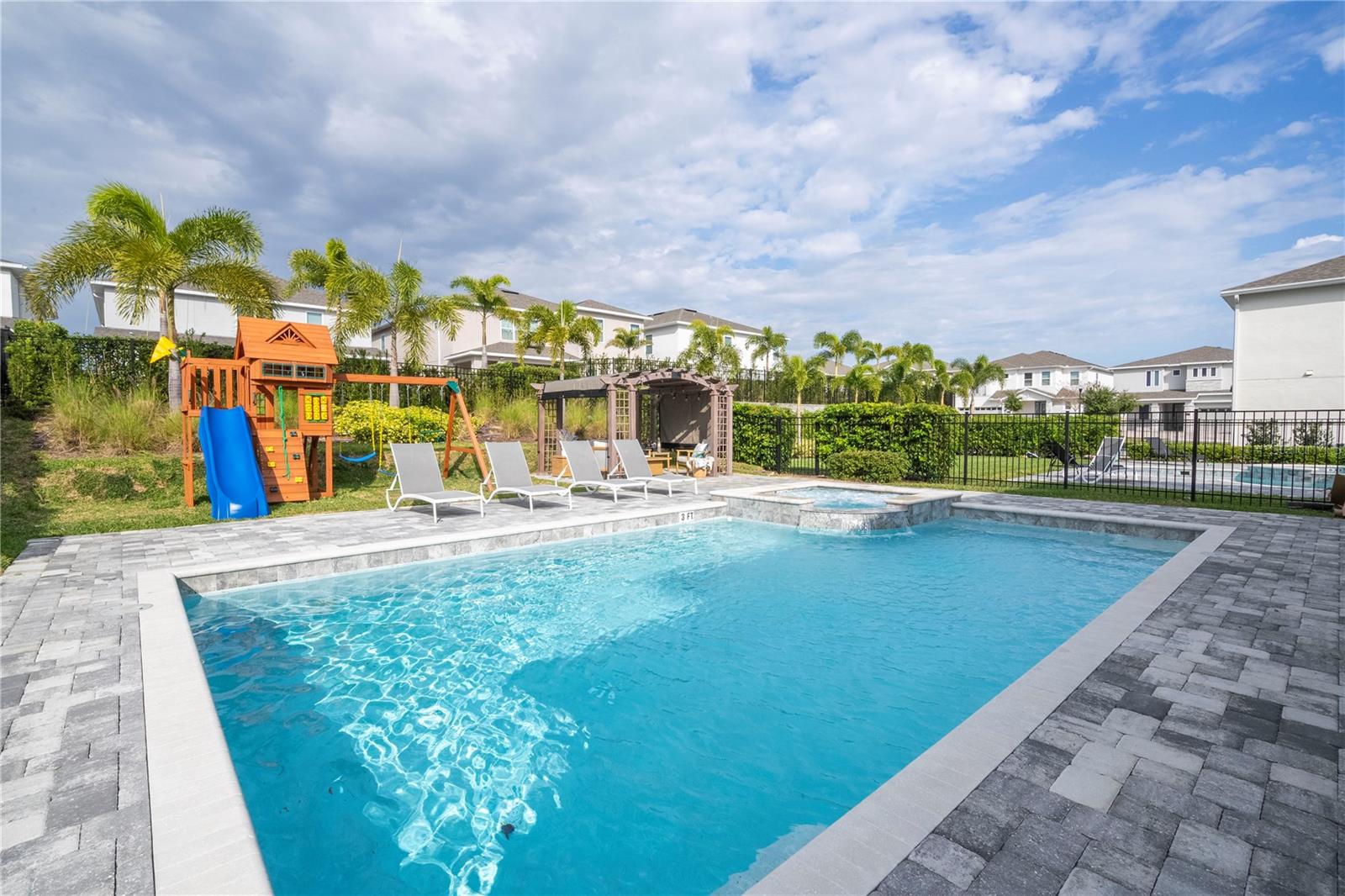 REUNION WEST PH 4 - Residential