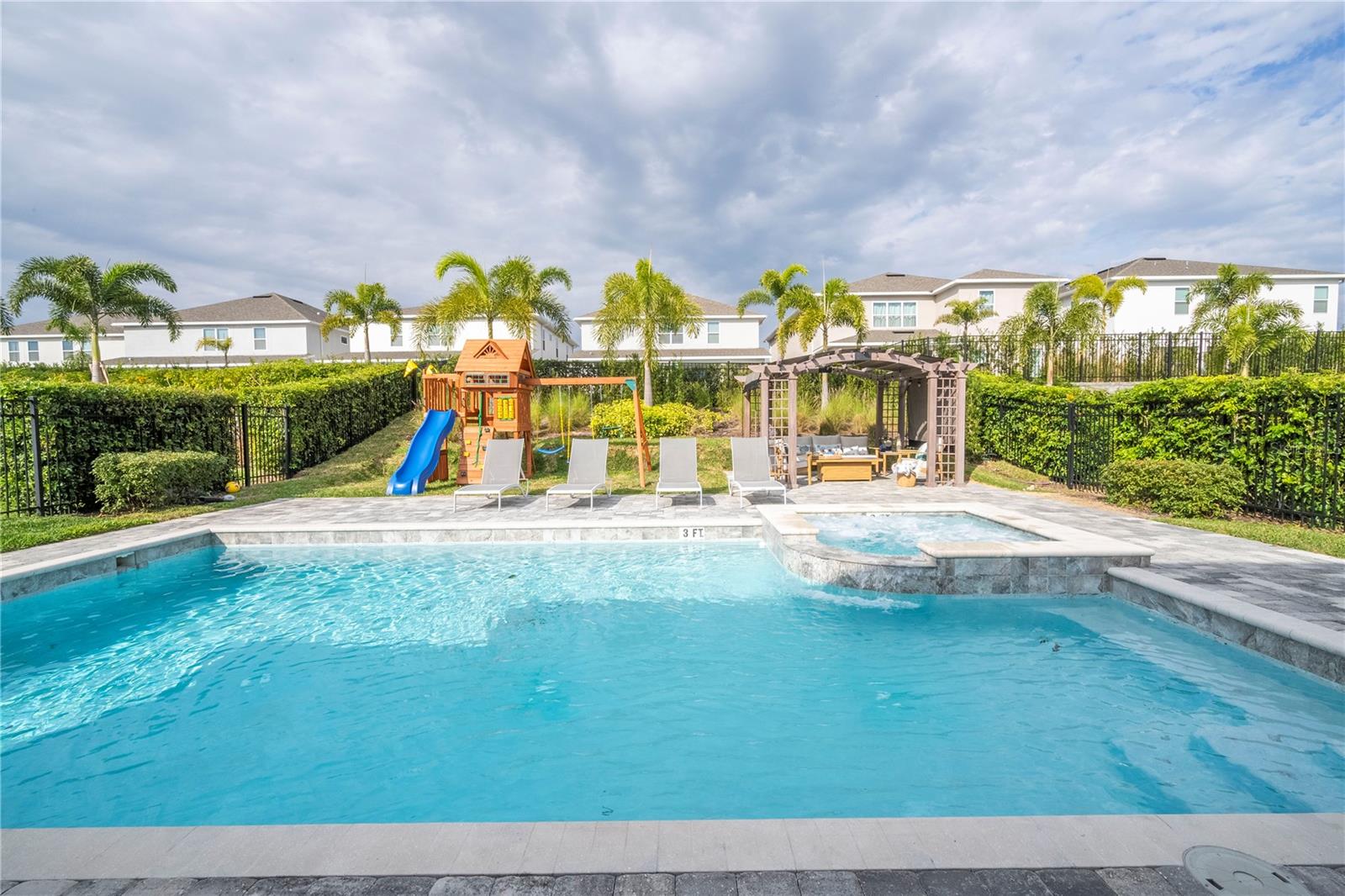 REUNION WEST PH 4 - Residential