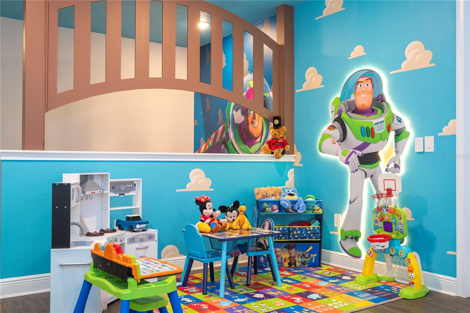 REUNION WEST PH 4 - Residential