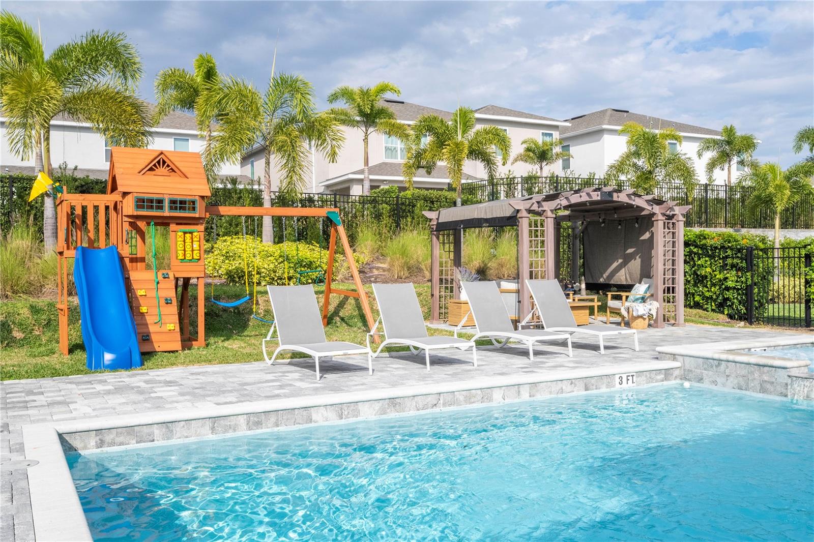 REUNION WEST PH 4 - Residential