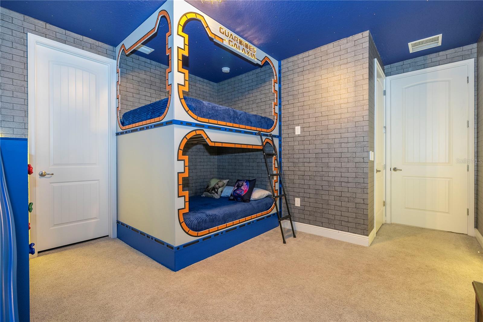 REUNION WEST PH 4 - Residential