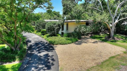 A home in WINTER HAVEN