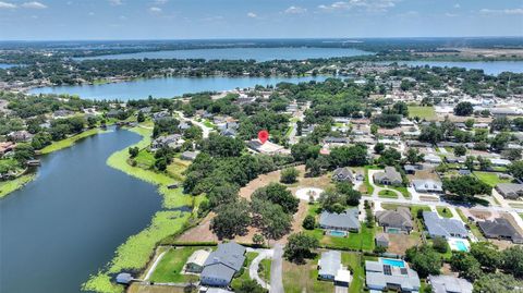 A home in WINTER HAVEN