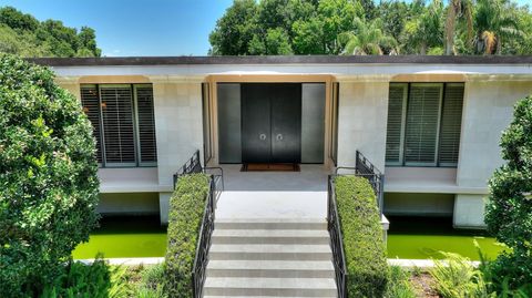 A home in WINTER HAVEN