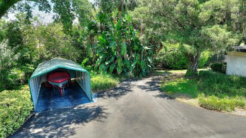 A home in WINTER HAVEN