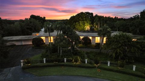 A home in WINTER HAVEN