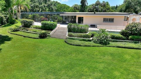 A home in WINTER HAVEN