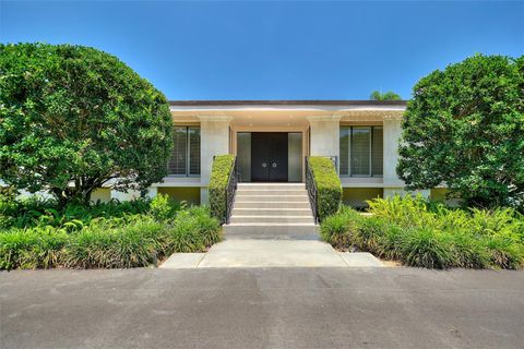 A home in WINTER HAVEN