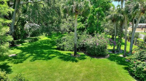 A home in WINTER HAVEN