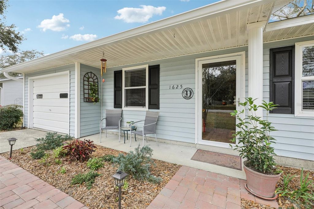 Photo of 1625 New Abbey Avenue, Leesburg, FL 34788 (MLS # OM719126)