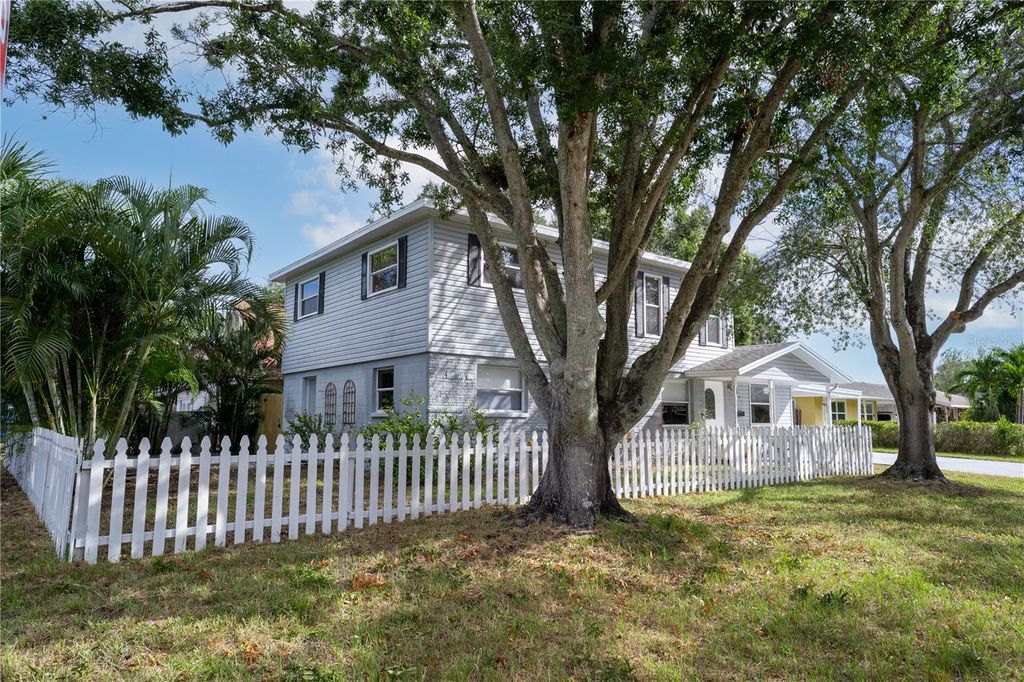 Photo of 7991 24th Ave N Avenue N, St Petersburg, FL 33710 (MLS # TB8514398)