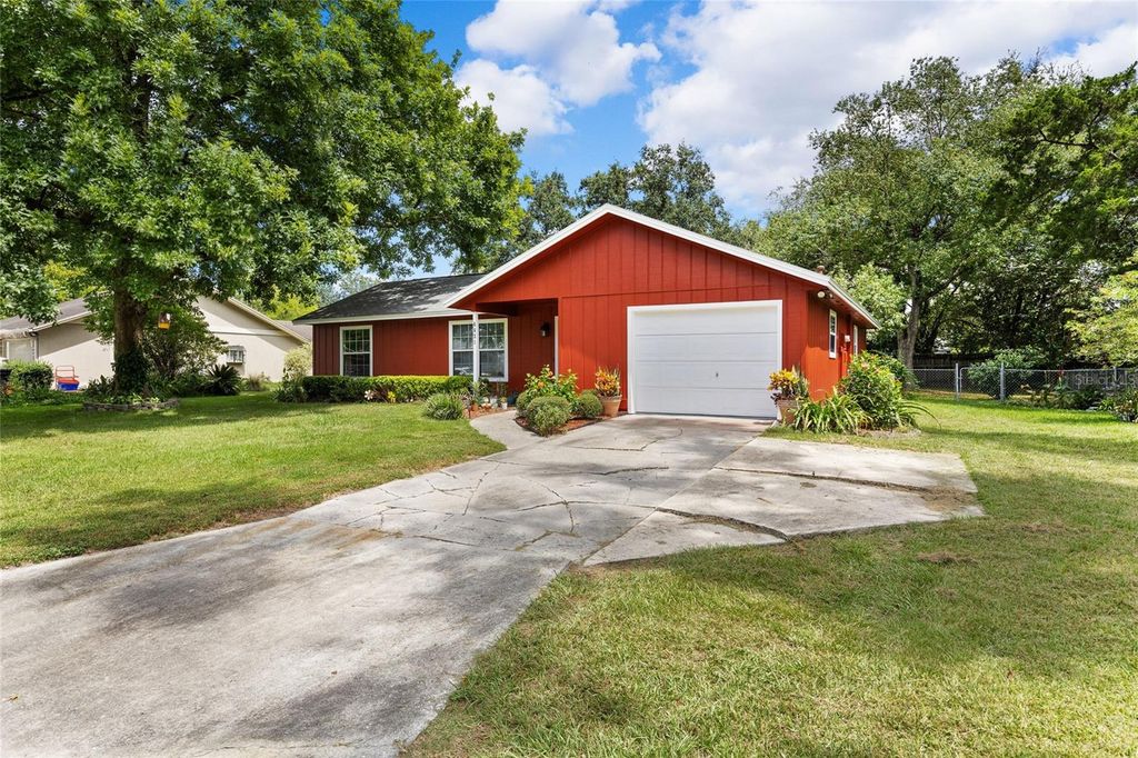 Photo of 6621 NW 28th Terrace, Gainesville, FL 32653 (MLS # GC533910)