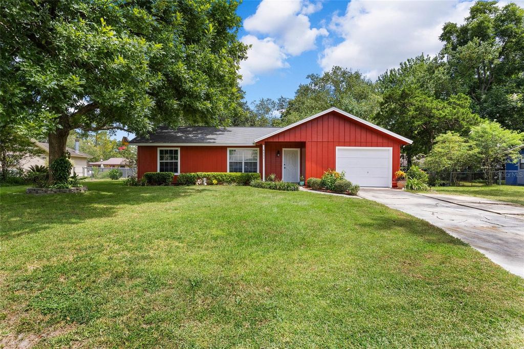 Photo of 6621 NW 28th Terrace, Gainesville, FL 32653 (MLS # GC533910)