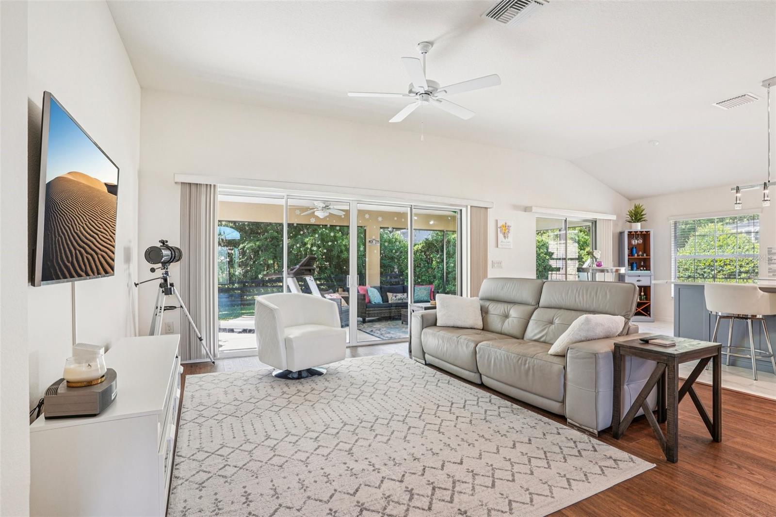 LAKESIDE LANDINGS - Residential