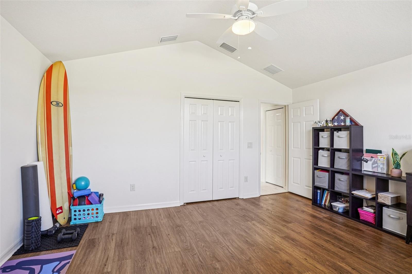 LAKESIDE LANDINGS - Residential