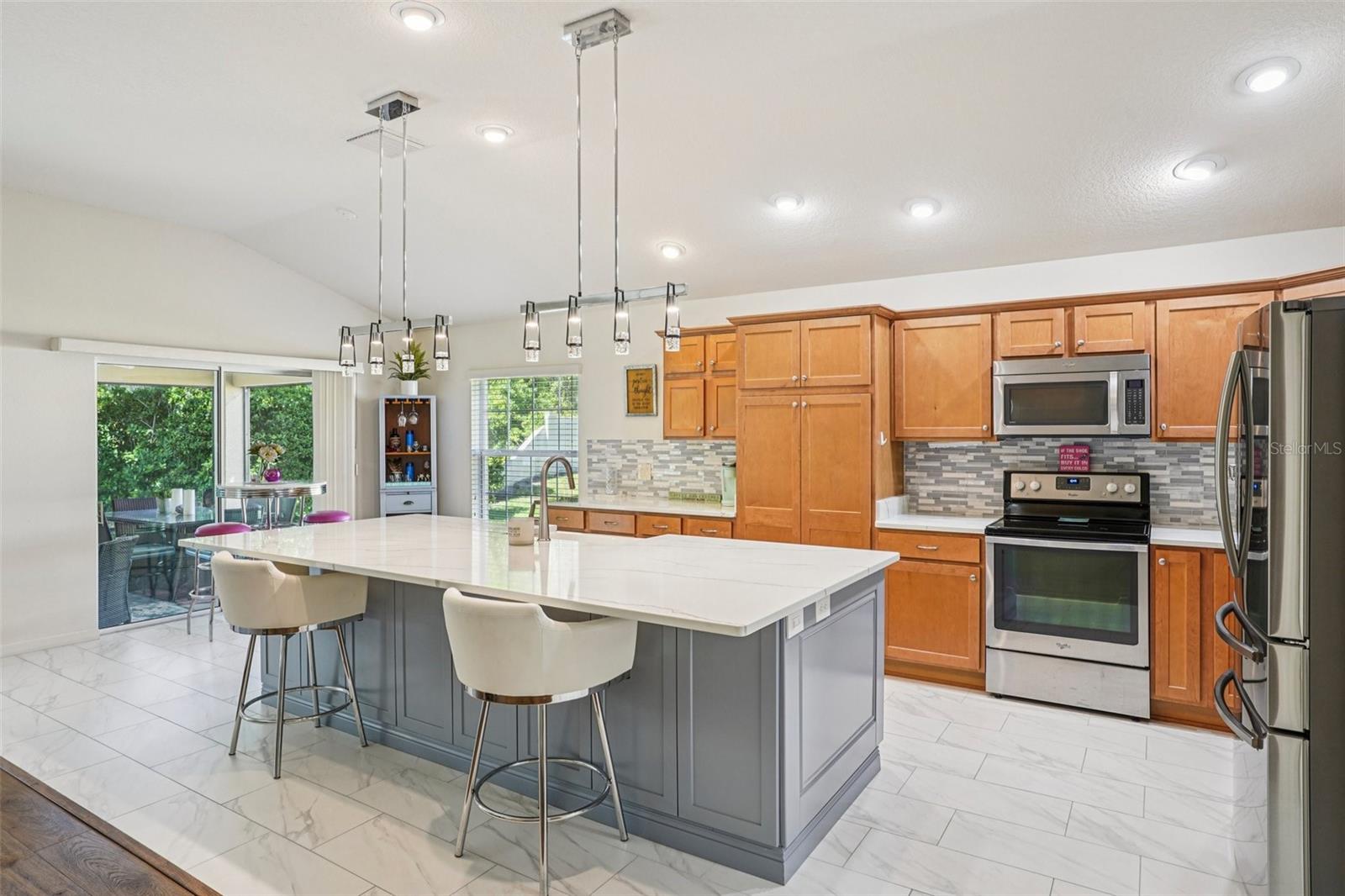 LAKESIDE LANDINGS - Residential