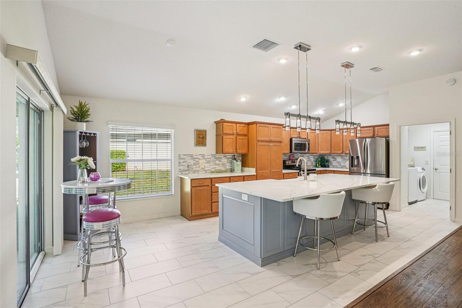 LAKESIDE LANDINGS - Residential