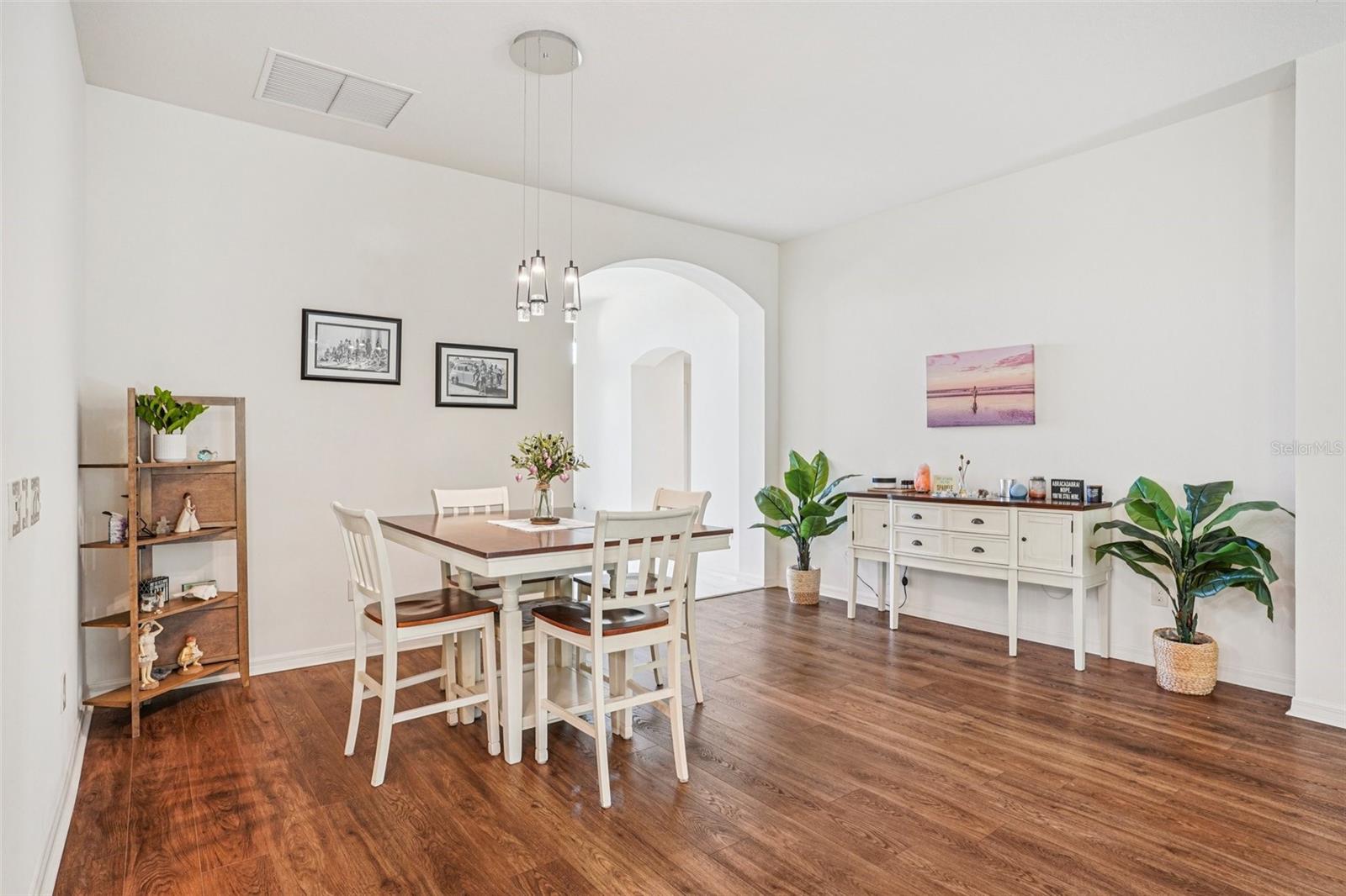 LAKESIDE LANDINGS - Residential