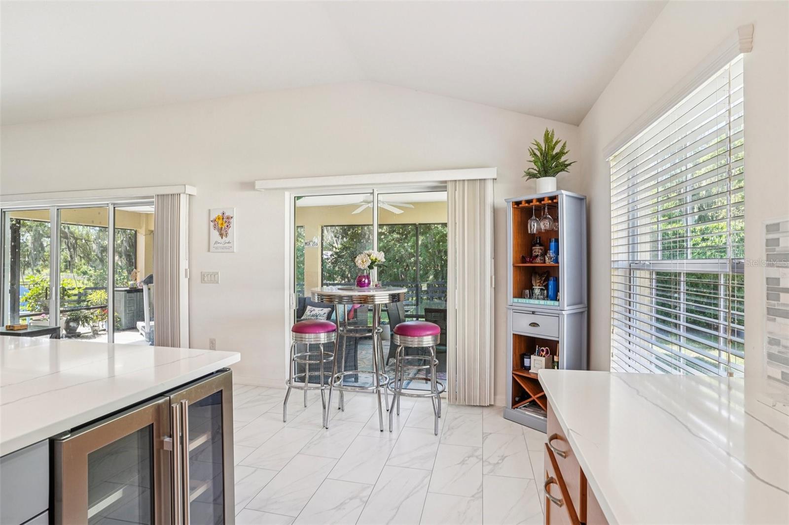 LAKESIDE LANDINGS - Residential