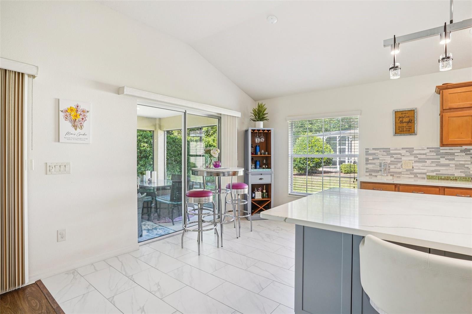 LAKESIDE LANDINGS - Residential