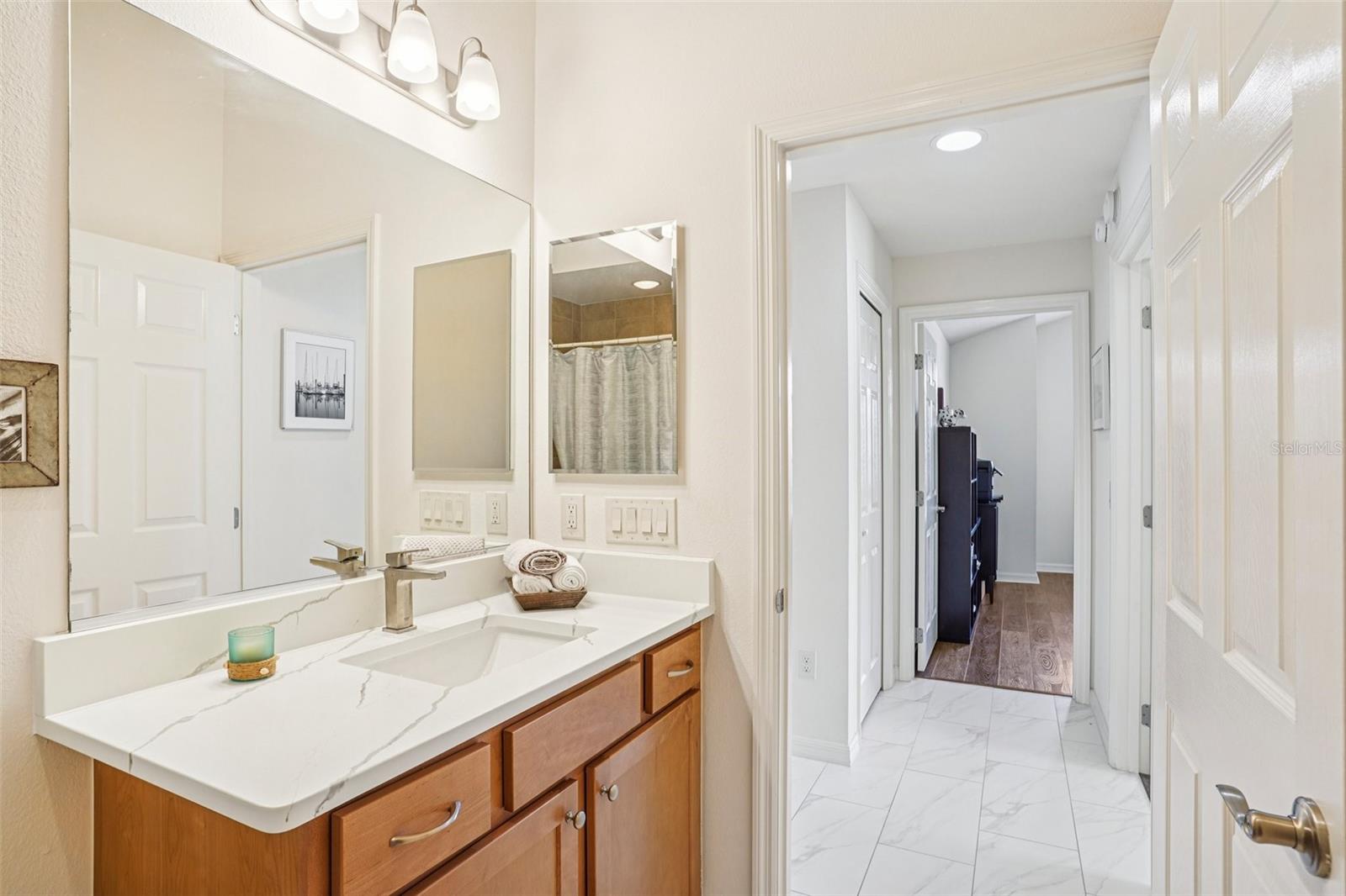 LAKESIDE LANDINGS - Residential