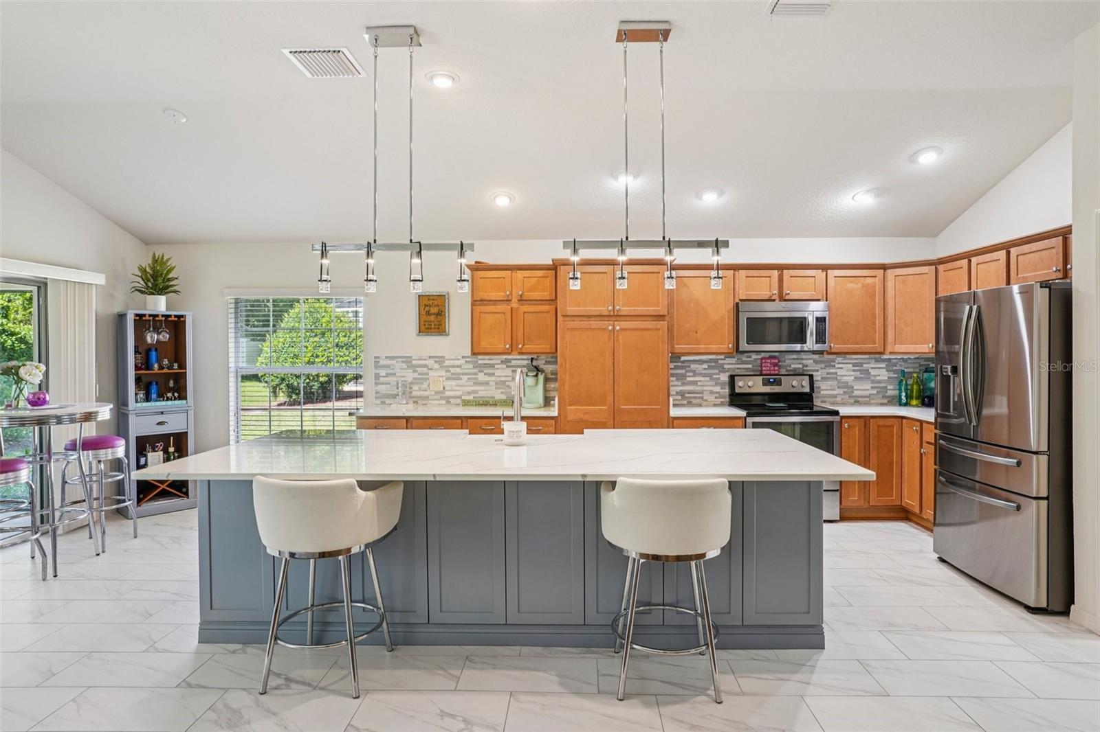 LAKESIDE LANDINGS - Residential