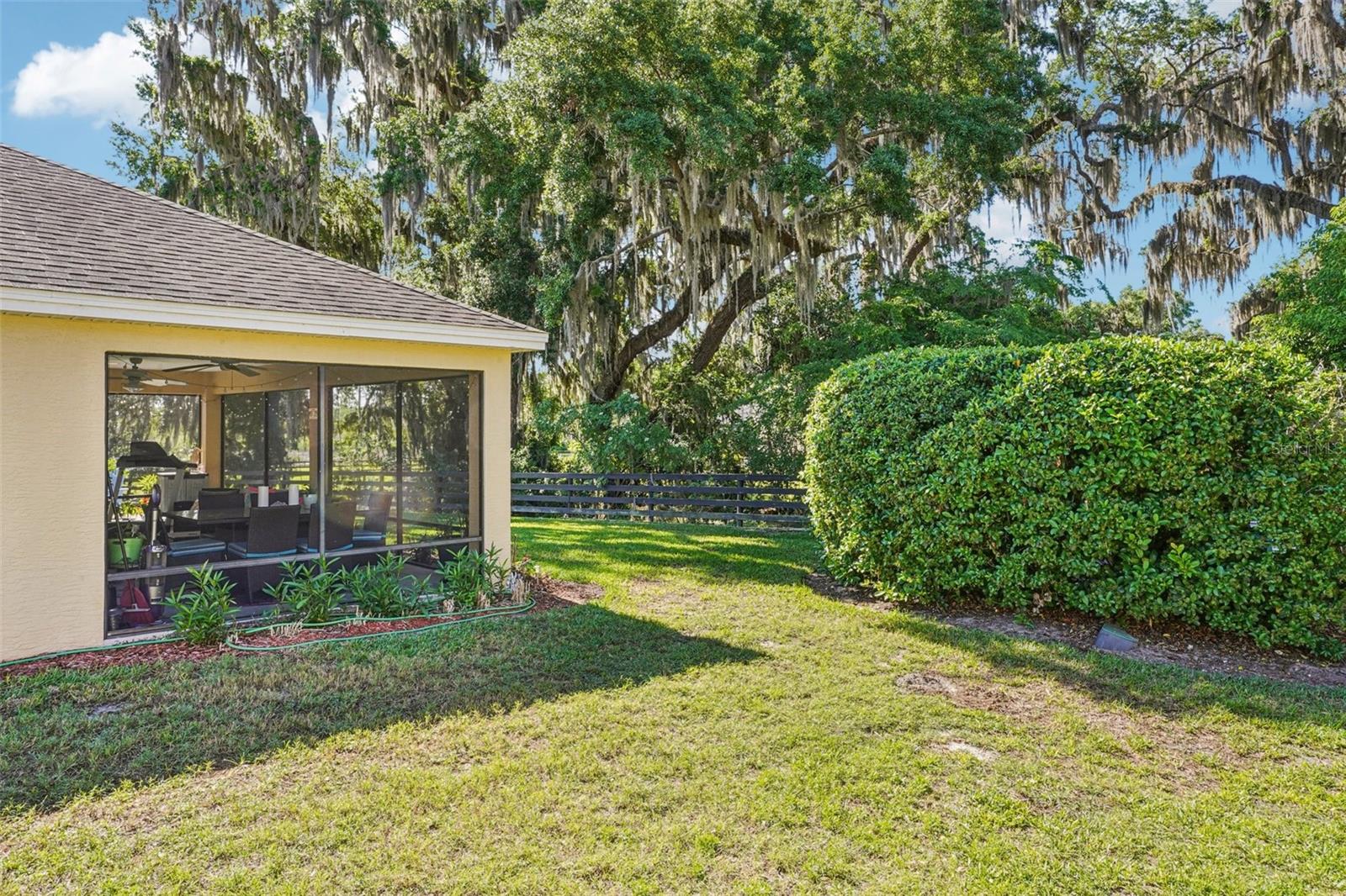 LAKESIDE LANDINGS - Residential