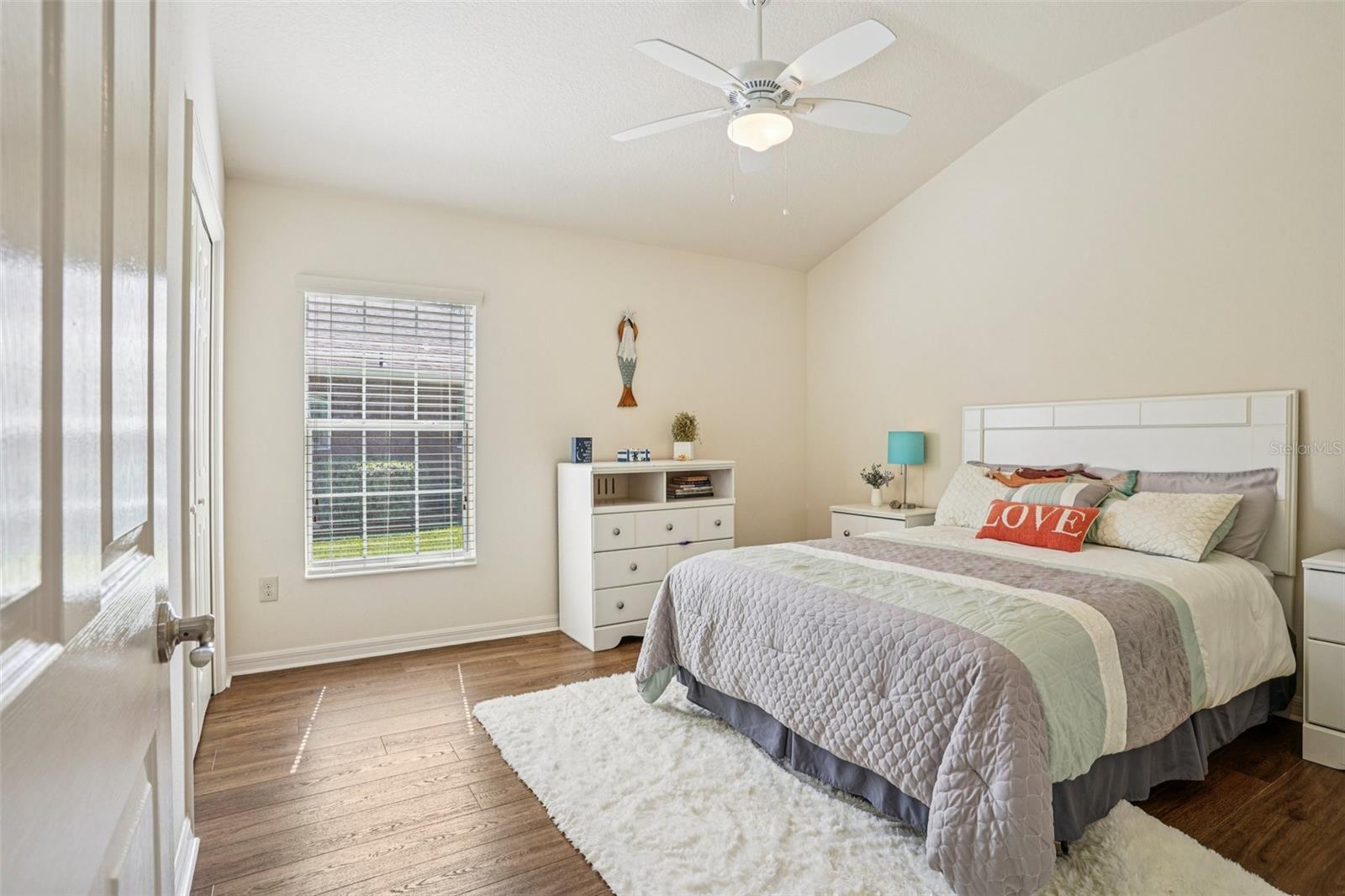 LAKESIDE LANDINGS - Residential