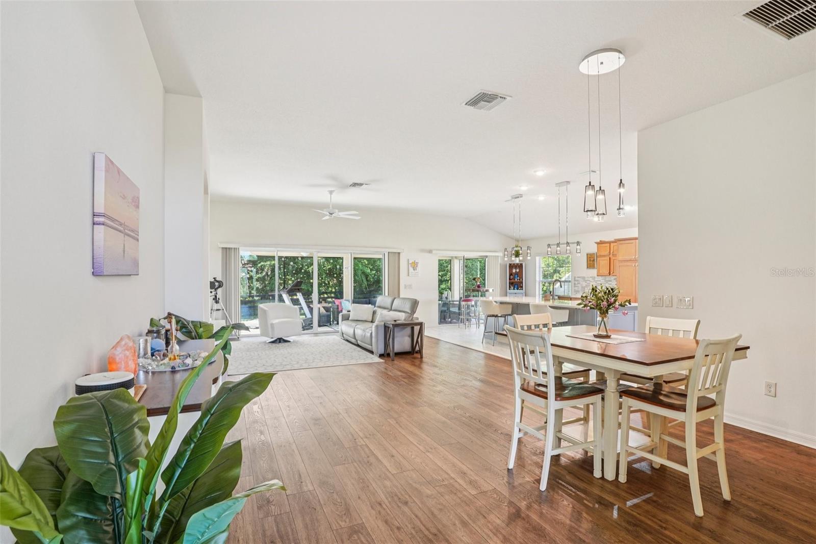 LAKESIDE LANDINGS - Residential