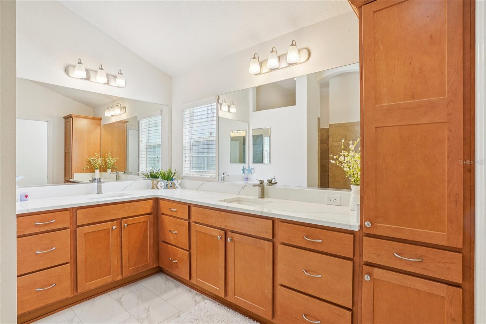 LAKESIDE LANDINGS - Residential