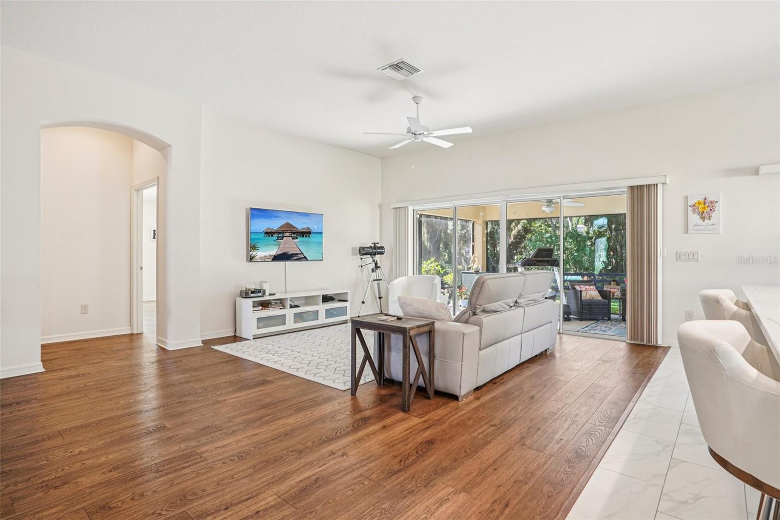 LAKESIDE LANDINGS - Residential