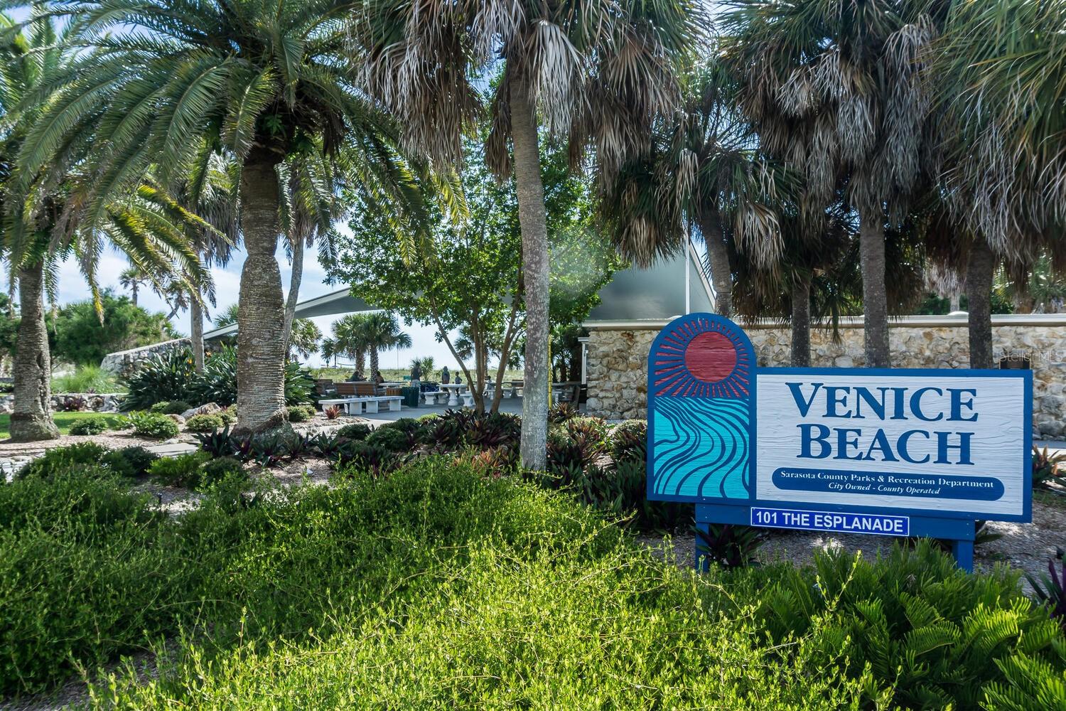 GOLDEN BEACH - Residential