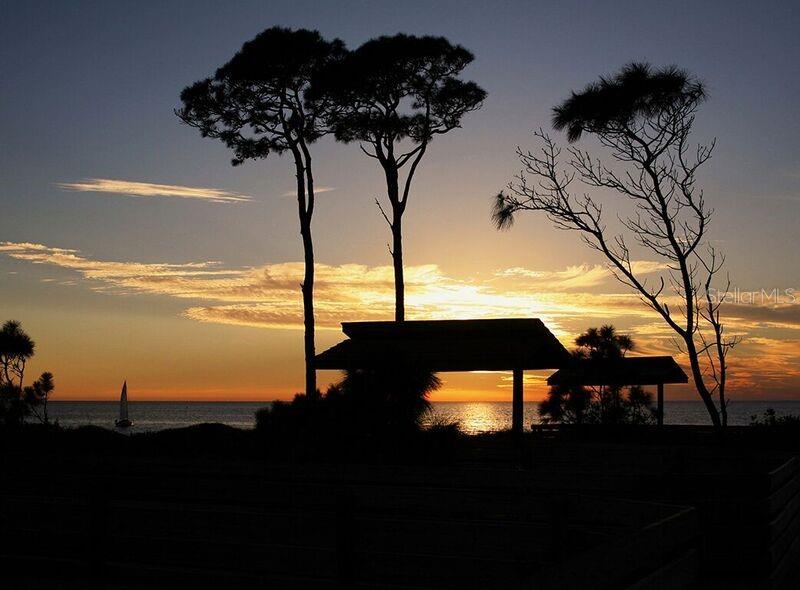 GOLDEN BEACH - Residential