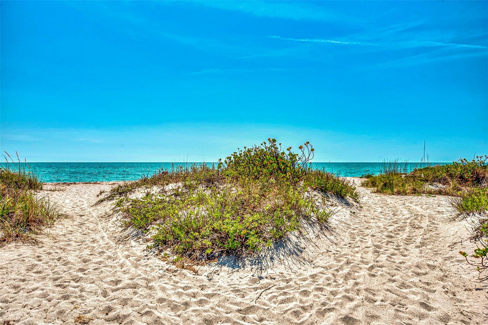 GOLDEN BEACH - Residential