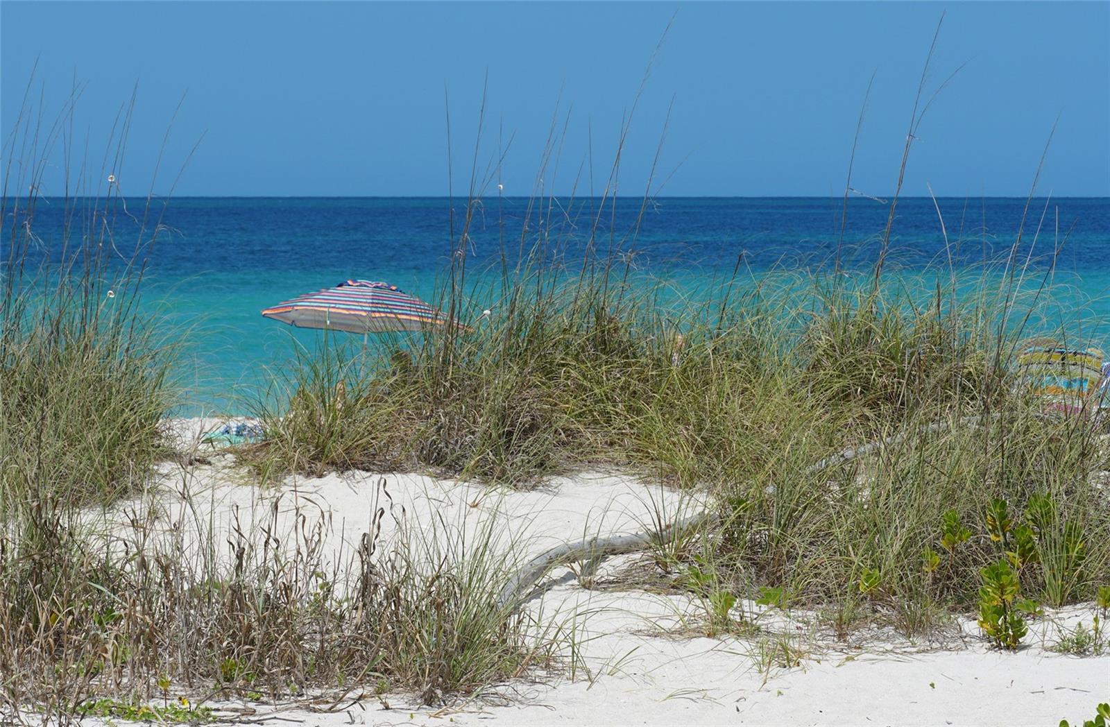 GOLDEN BEACH - Residential