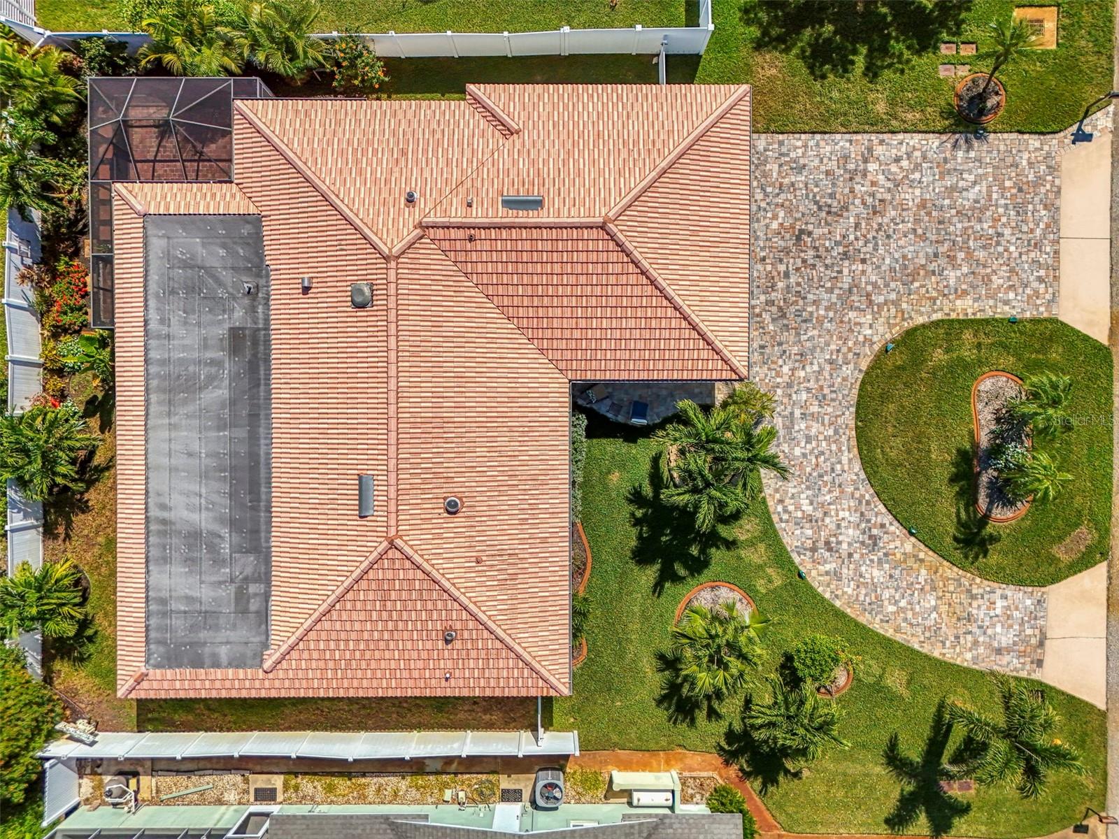 GOLDEN BEACH - Residential