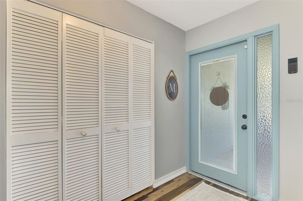 Venice Island Homes & Condos for Sale 5 Photo of 829 Harbor Drive S, Venice, FL 34285 (MLS # N6141051)