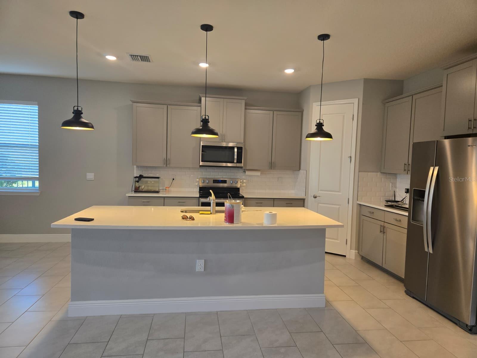 STAR FARMS PH IV SUBPH H & I - Residential Lease