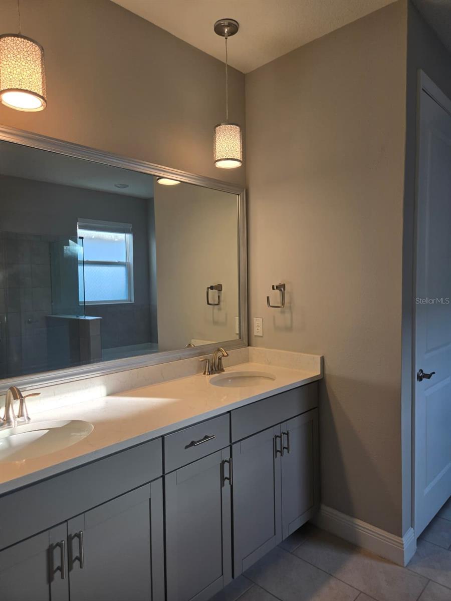 STAR FARMS PH IV SUBPH H & I - Residential Lease