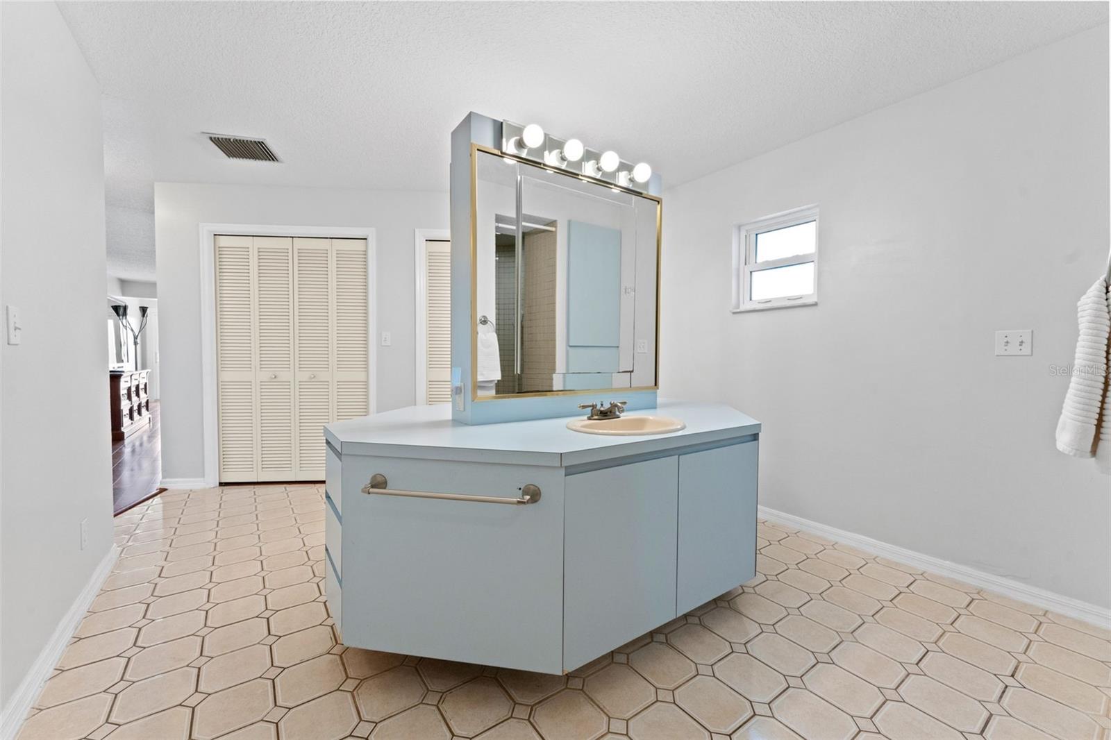 PINELLAS POINT SKYVIEW SHORES 4TH ADD - Residential