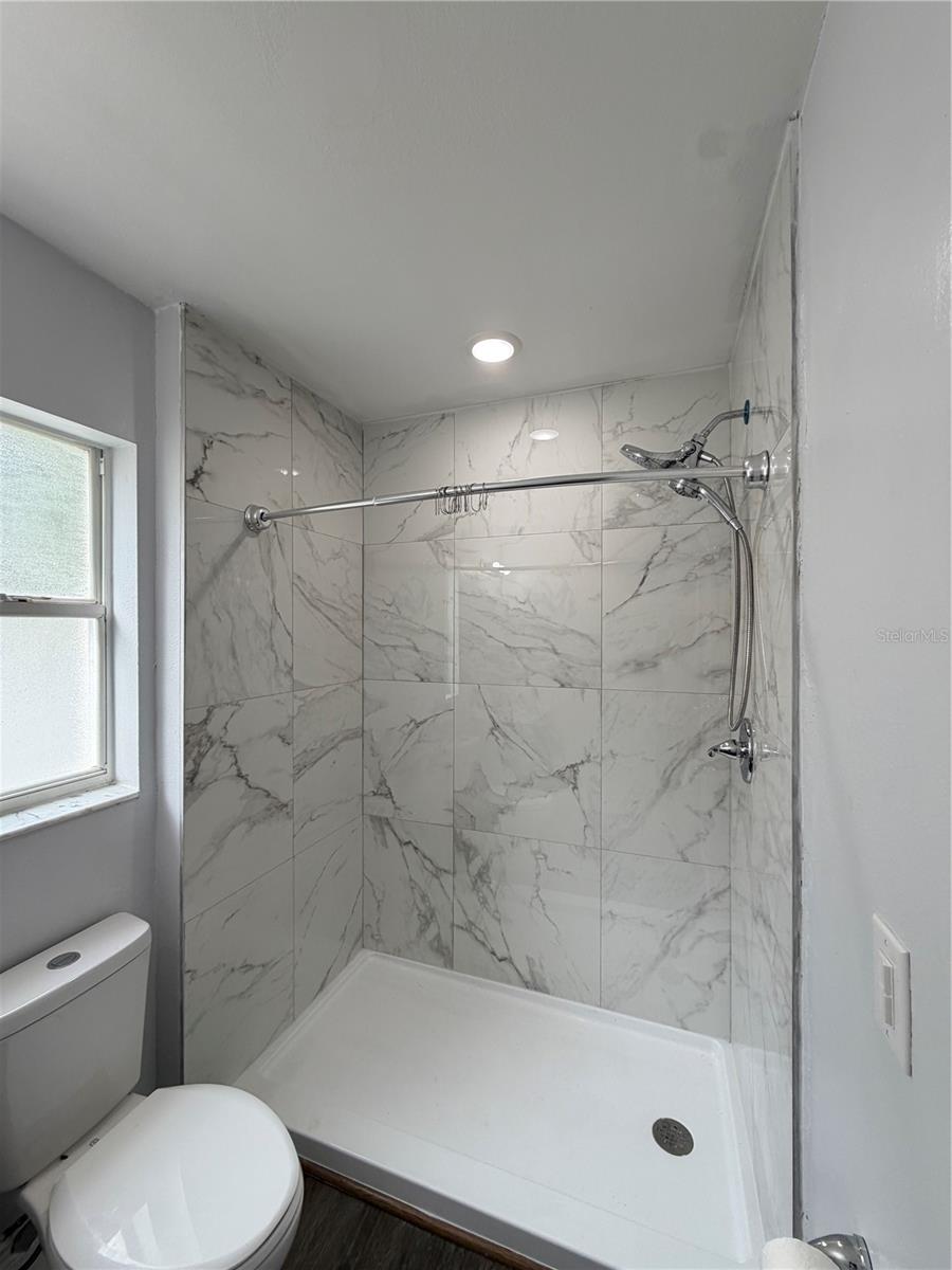 MONROE MEADOWS - Residential Lease